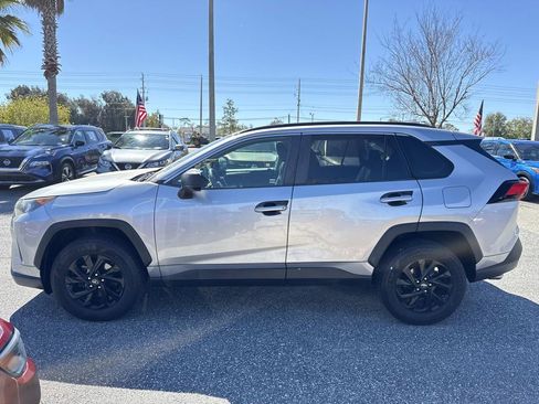 Used 2019 Toyota RAV4 LE image 7