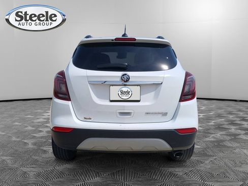 Used 2022 Buick Encore Preferred AWD/4WD image 15