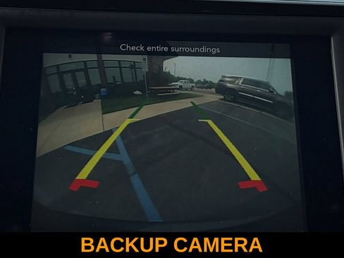 Used 2018 Chrysler Pacifica Touring-L FWD image 3