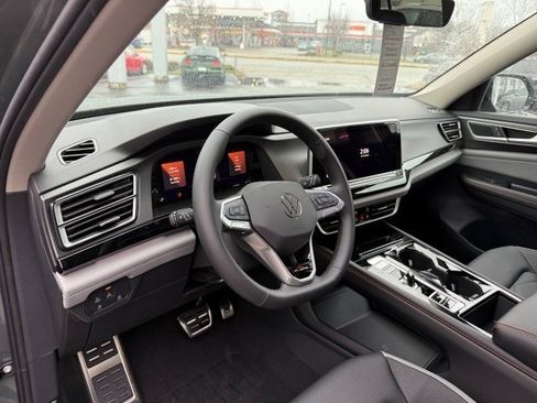 New 2026 Volkswagen Atlas Peak Edition image 11