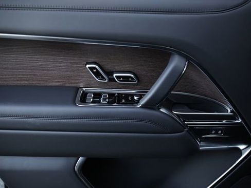 New 2026 Land Rover Range Rover SE AWD/4WD image 18