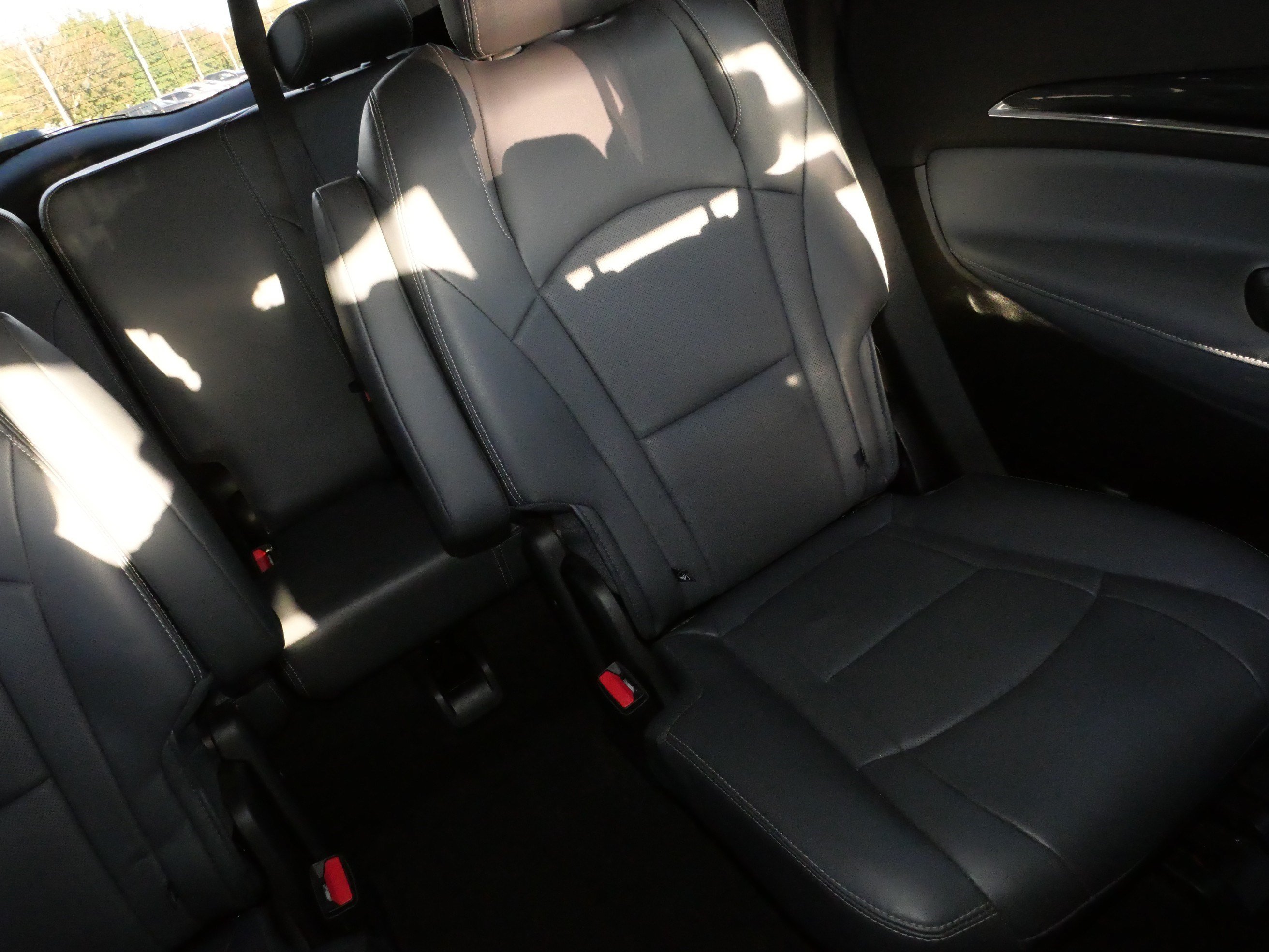 Used 2018 Buick Enclave Essence AWD/4WD image 14