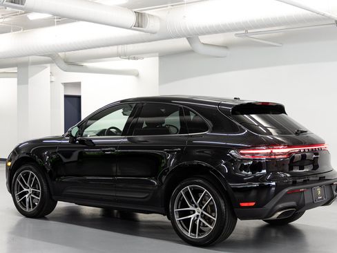 Used 2025 Porsche Macan AWD/4WD image 4