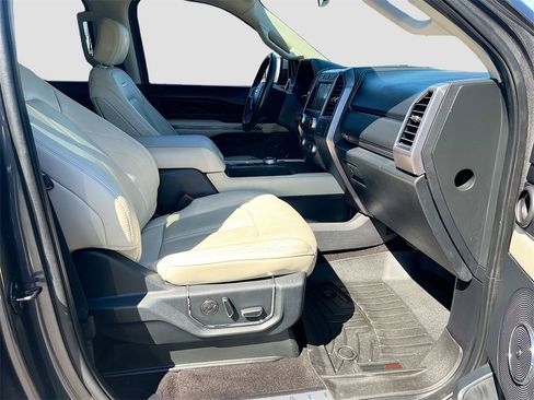 Used 2020 Ford Expedition Platinum image 31