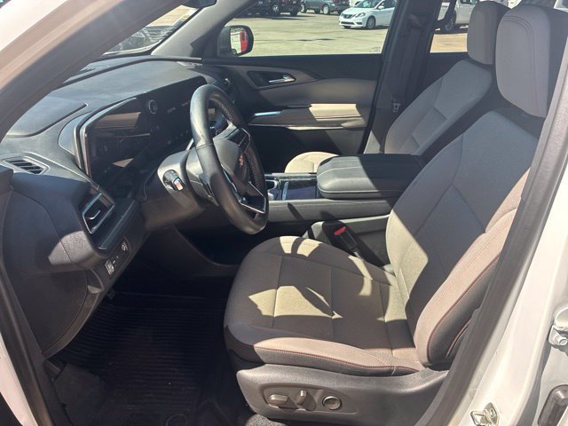 Used 2024 Chevrolet Traverse LT w/ LPO, Floor Liner Package FWD image 17