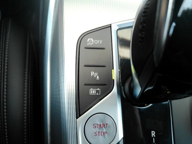 Used 2022 BMW 330e w/ Driving Assistance Package RWD image 50