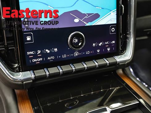 Used 2025 GMC Yukon XL Denali AWD/4WD image 20