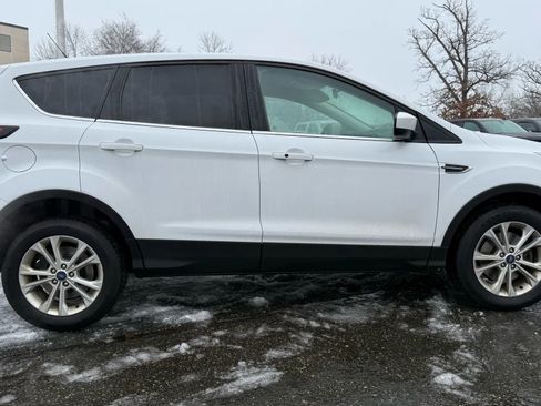 Used 2019 Ford Escape SE image 11