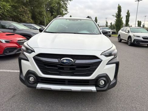 Used 2023 Subaru Outback Limited AWD/4WD image 2