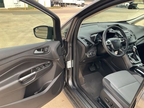 Used 2017 Ford C-MAX SE image 2