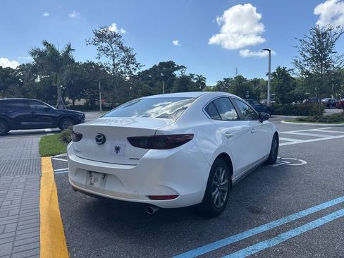 Used 2020 MAZDA MAZDA3 Sedan FWD image 4