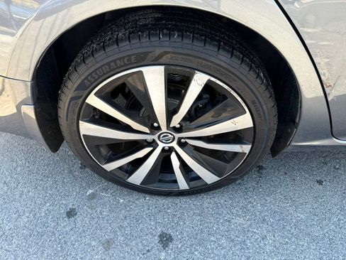 Used 2019 Nissan Altima 2.5 SR AWD/4WD image 19