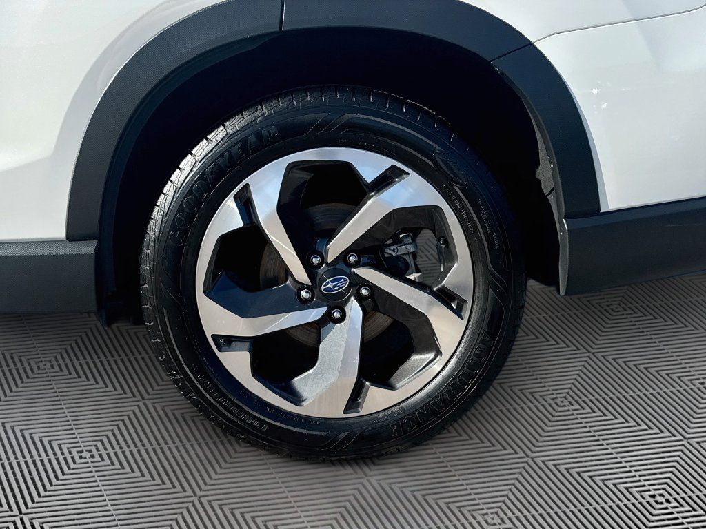 Certified 2023 Subaru Forester Touring AWD/4WD image 30