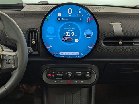 Certified 2025 MINI Cooper S image 28