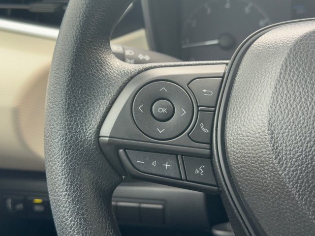 Used 2025 Toyota Corolla LE w/ Convenience Package FWD image 18
