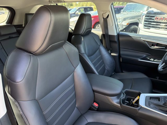Used 2022 Toyota RAV4 XLE Premium FWD image 17