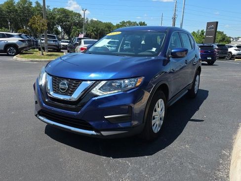 Used 2020 Nissan Rogue S AWD/4WD image 2
