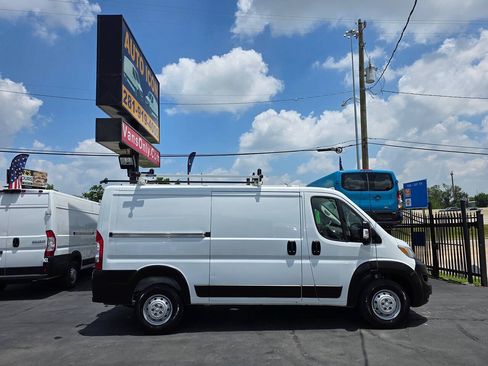 Used 2023 RAM ProMaster 2500 FWD image 3