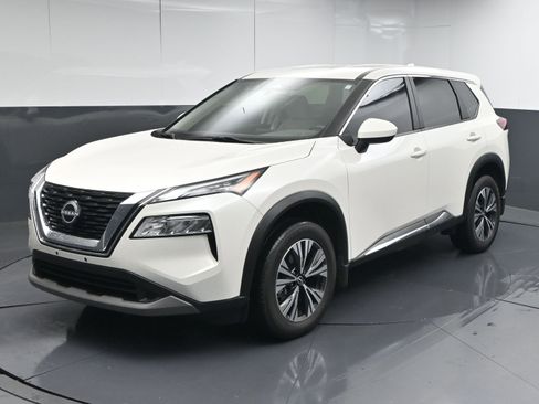 Certified 2023 Nissan Rogue SV image 4