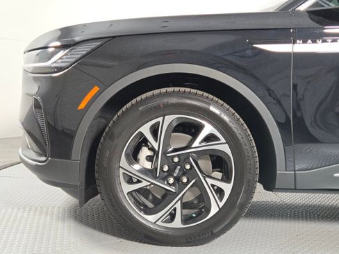 New 2026 Lincoln Nautilus Premier w/ Equipment Group 102A AWD/4WD image 11