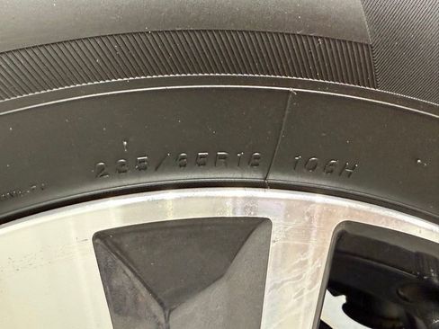 Used 2023 Nissan Murano SV image 45