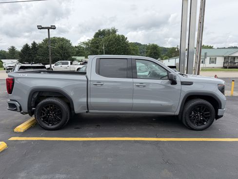 Used 2024 GMC Sierra 1500 Elevation AWD/4WD image 6