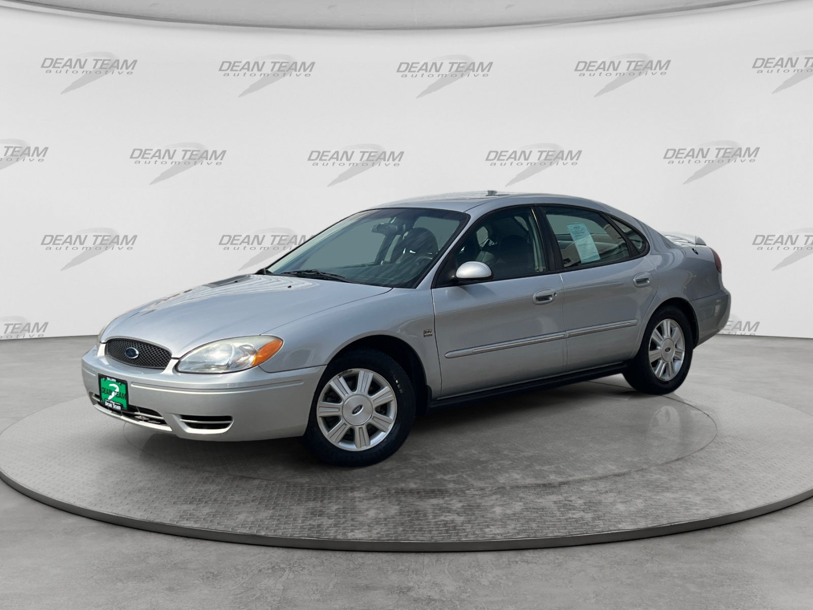 Used 2004 Ford Taurus SEL FWD image 3