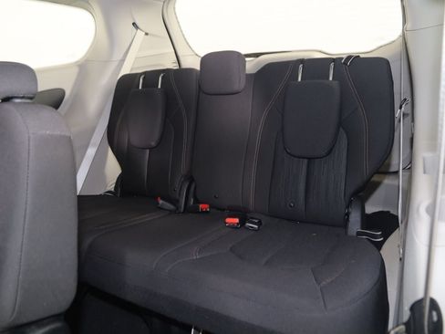 Used 2020 Chrysler Pacifica Touring FWD image 48