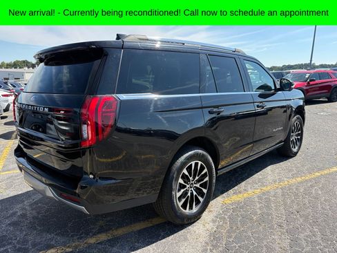 Used 2025 Ford Expedition Platinum AWD/4WD image 12