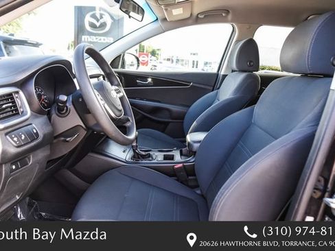 Used 2019 Kia Sorento FWD image 17