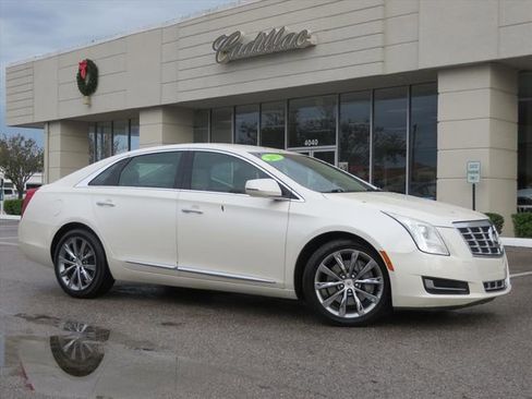 Used 2013 Cadillac XTS image 2