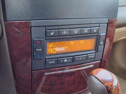 Used 2006 Cadillac SRX w/ Seating Package image 14