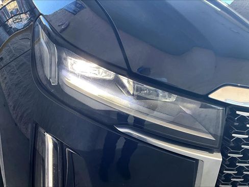 Used 2023 Cadillac Escalade ESV Premium Luxury image 27