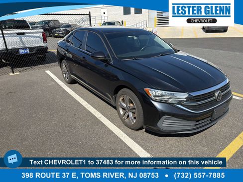 Used 2022 Volkswagen Jetta SE FWD image 1