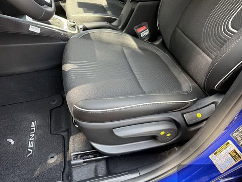 New 2025 Hyundai Venue Limited image 13