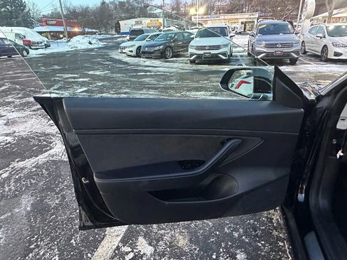 Used 2020 Tesla Model 3 Standard Range image 10