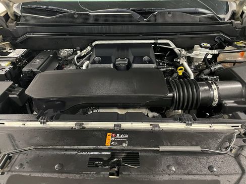 Used 2024 Chevrolet Colorado ZR2 w/ Technology Package AWD/4WD image 29