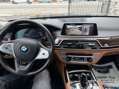 Used 2020 BMW 750i xDrive w/ Executive Package image 14