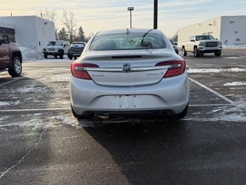 Used 2016 Buick Regal image 8