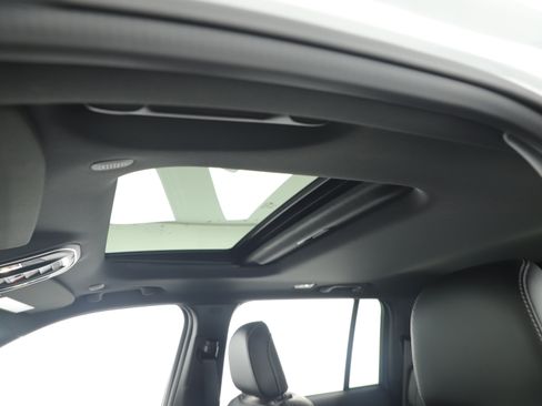 New 2025 Jeep Grand Cherokee Altitude image 26