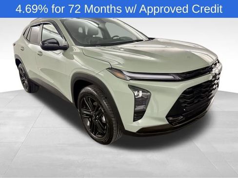 Used 2025 Chevrolet Trax ACTIV w/ Driver Confidence Package image 1