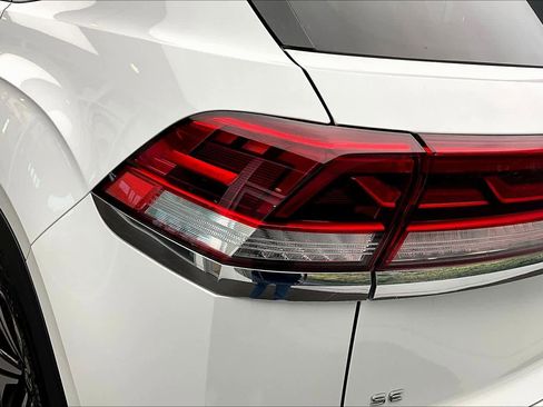 Used 2024 Volkswagen Atlas Cross Sport SE FWD image 27