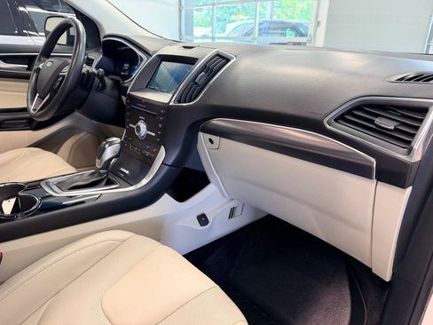 Used 2017 Ford Edge Titanium w/ Equipment Group 301A FWD image 28