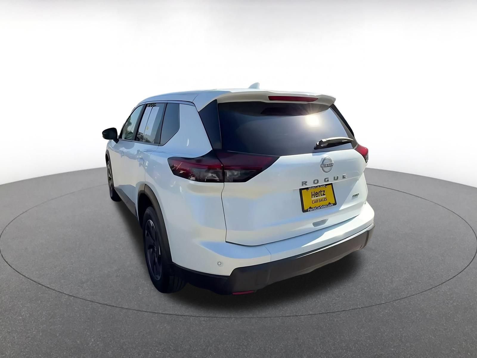 Used 2025 Nissan Rogue SV AWD/4WD image 10