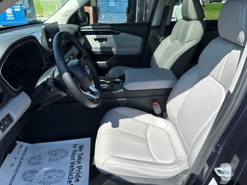 Used 2025 Honda Pilot Touring image 26