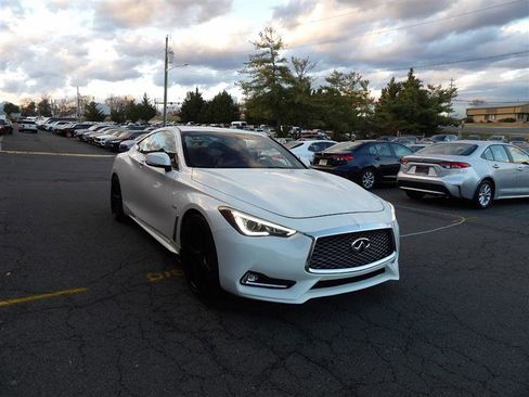 Used 2018 INFINITI Q60 Red Sport 400 w/ Sensory Package 3.0T Sport image 2