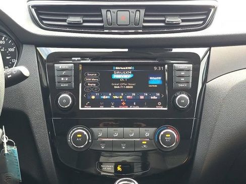 Used 2020 Nissan Rogue Sport S FWD image 11