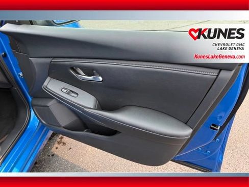 Used 2024 Nissan Sentra SV FWD image 20