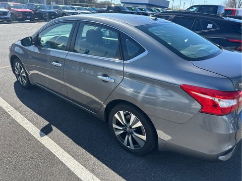 Used 2019 Nissan Sentra SV w/ Special Edition Package image 5