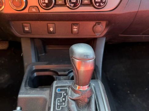 Used 2017 Toyota Tacoma TRD Off-Road w/ Tow Package (A/T) image 23